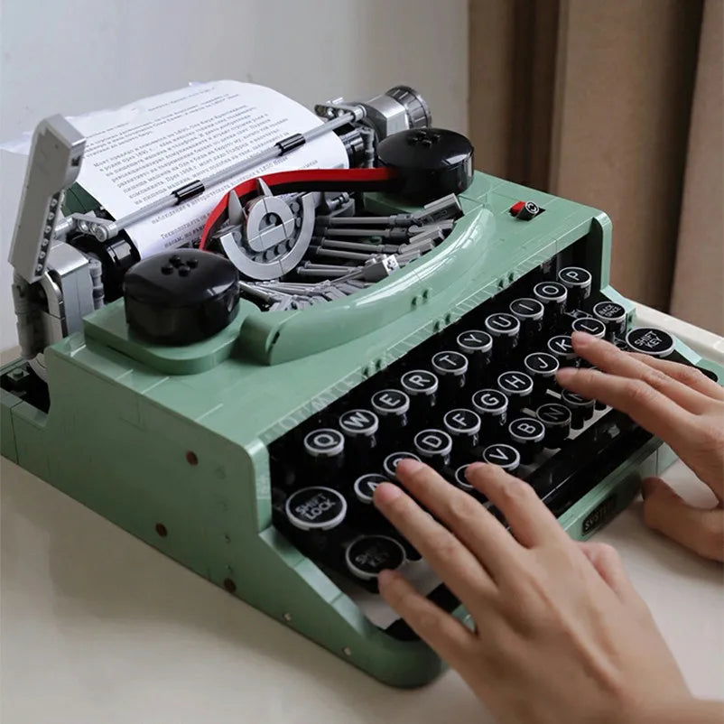 MOC NON  The Retro Typewriter Building Blocks Marking Machine Keyboard 2079 PCS Kids Writing Machine Gift Toy Compatible 21327